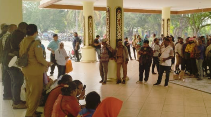 ULP, TPP dan Gaji Belum Dibayar, Ratusan Guru di Kabupaten Jayapura Gelar Unjuk Rasa