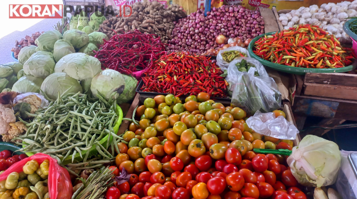 Jelang Nataru, Harga Bahan Pokok di Pasar Sentral Timika Terpantau Normal