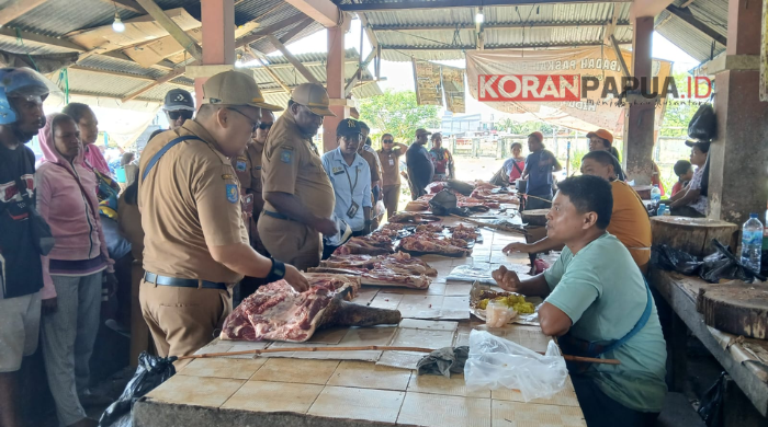 Harga Daging Babi di Timika Tembus Rp200 Ribu Per Iris, Pedagang Langgar Kesepakatan