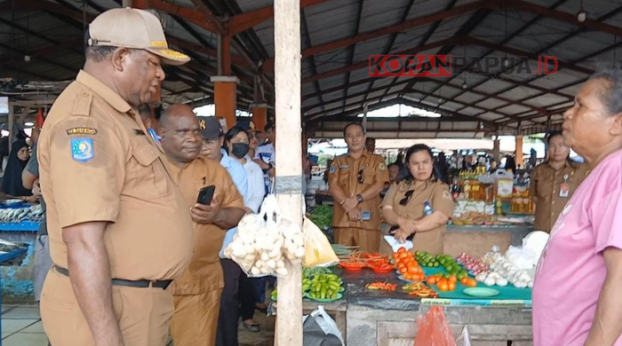 Sepi Pembeli, Mama-mama di Pasar Sentral Timika Minta Pemerintah Tertibkan Pedagang Liar