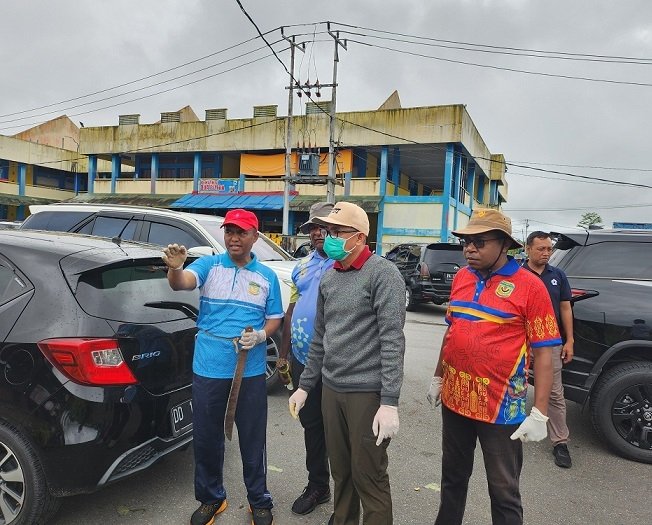 Pj Bupati Yonathan Ingatkan Masyarakat Mimika Disiplin Membuang Sampah, Perda Sampah Perlu Ditegakkan
