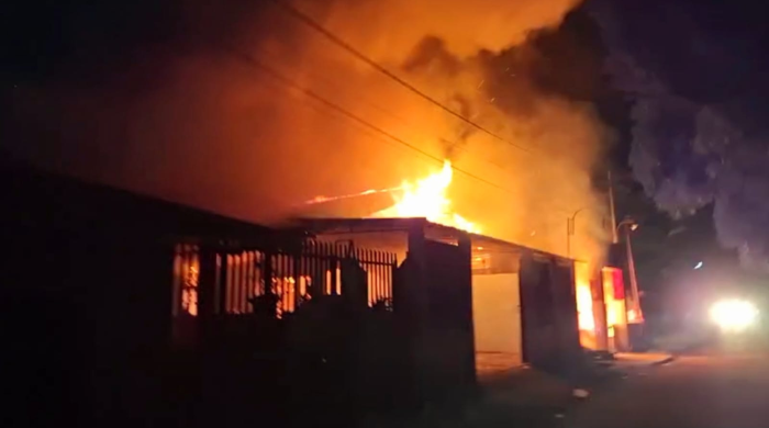 Kebakaran di Jalan Kesehatan Timika Hanguskan Lima Motor, Kerugian Ditaksir Mencapai Rp700 Juta