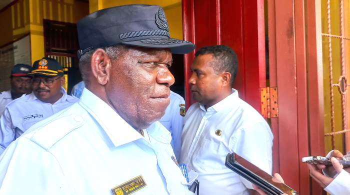 Tidak Bisa Diajak Tertib, Pj Sekda Mimika Instruksikan RT dan Lurah Awasi Warga yang Buang Sampah Sembarangan