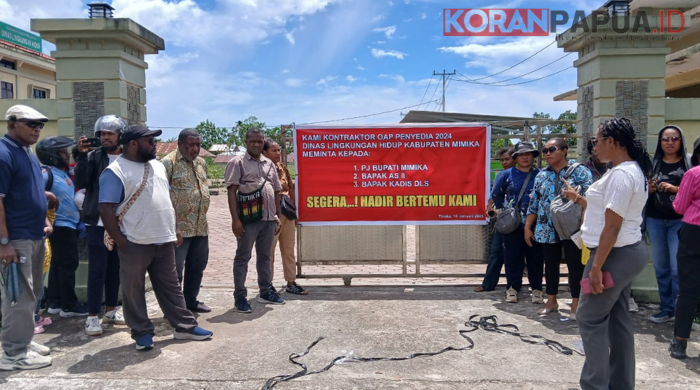 Kontrak Tidak Dilanjutkan Tahun 2025, Kontraktor OAP Gembok Pintu Pagar Utama Kantor DLH Mimika