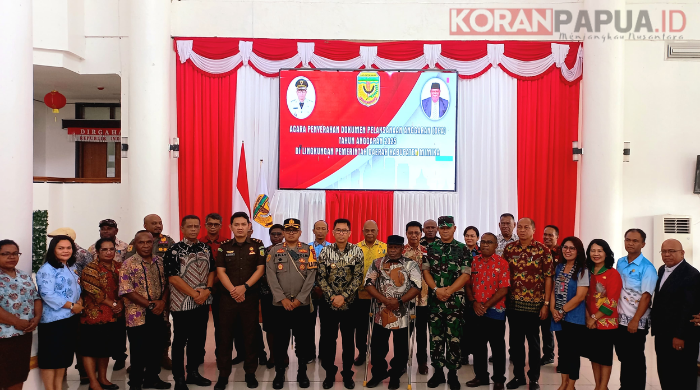 Pj Bupati Mimika Serahkan DPA 2025, Semua OPD Diingatkan Utamakan Pelayanan Publik