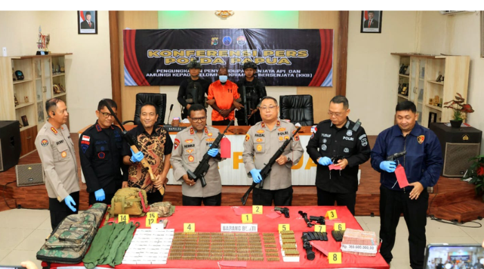 Operasi Damai Cartenz Gagalkan Penyelundupan Senjata ke KKB Puncak Jaya Seharga Rp1,3 Miliar dan Amankan Uang Tunai Rp369 Juta