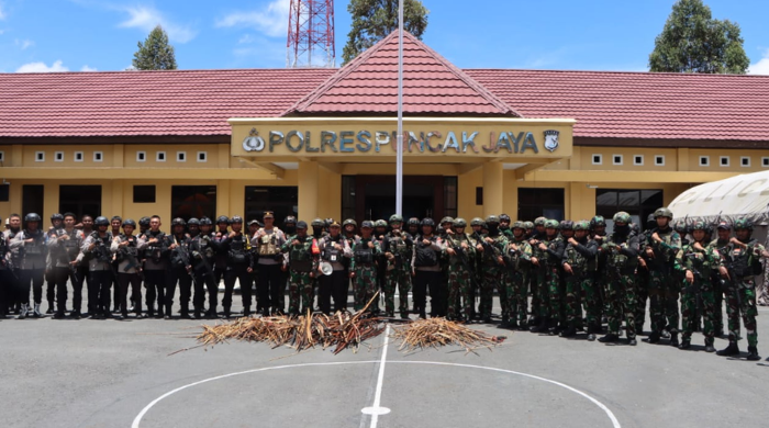 Pasca Aksi Saling Serang di Puncak Jaya, Aparat Keamanan Sita Ratusan Alat Perang