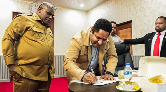 Difasilitasi Gubernur Papua Tengah, Dua Paslon Bupati-Wakil Bupati Puncak Jaya Sepakat Akhiri Konflik