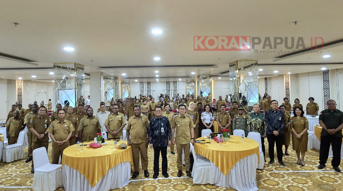 Hadiri Sosialisasi Pelayanan Publik di Timika, Dr. Otok Kuswandaru: Pelayanan yang Baik Ketika Masyarakat Merasa Puas