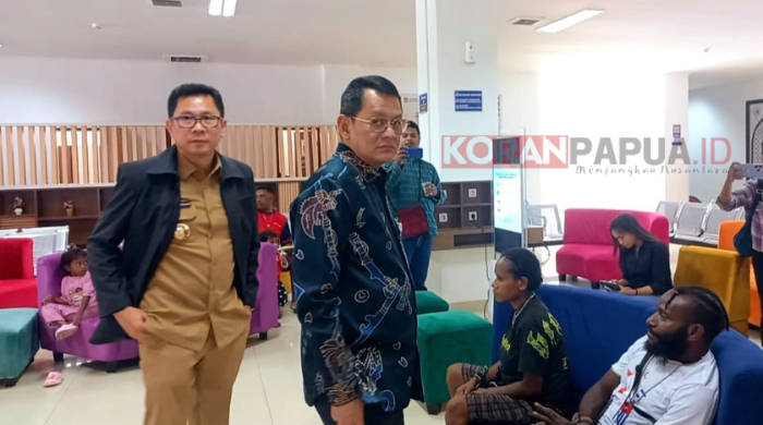 Deputi Publik Kementerian PANRB Apresiasi Pelayanan di Puskesmas Kwamki Narama dan Disdukcapil Mimika