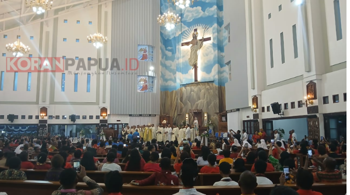 Ribuan Umat Hadiri Misa Syukur JOEL, Uskup Ngutra Ingatkan Bupati dan Wakil Bupati Mimika Selalu Berlaku Adil Dalam Melayani