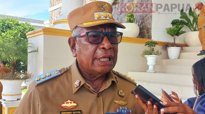 483 Guru PPPK Bertugas Tanpa SK, Ini Penjelasan Bupati Mimika Johannes Rettob