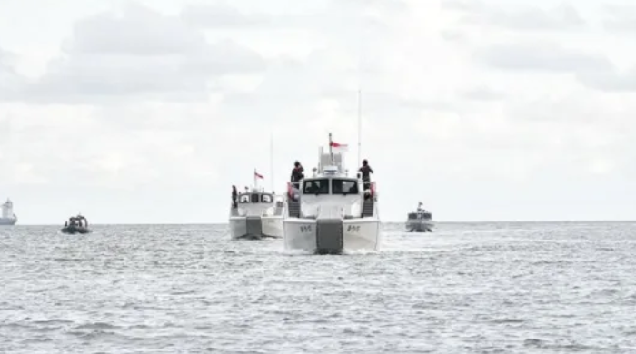 Lanal Timika Turunkankan Tiga Kapal Patroli Latihan Manuver Keamanan di Muara Amamapare