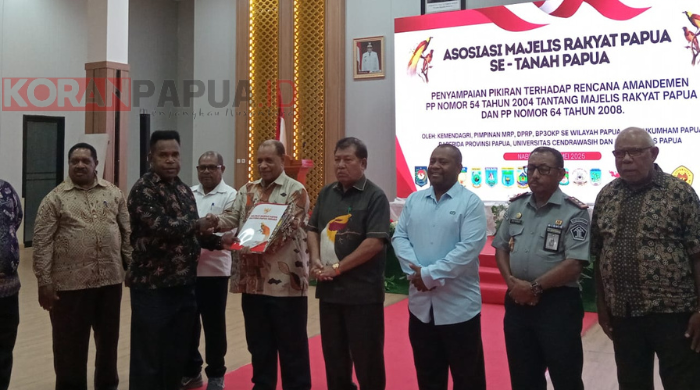Dokumen Rekomendasi Pimpinan MRP se- Tanah Papua Diserahkan ke Tim Akademisi UNCEN dan UNIPA
