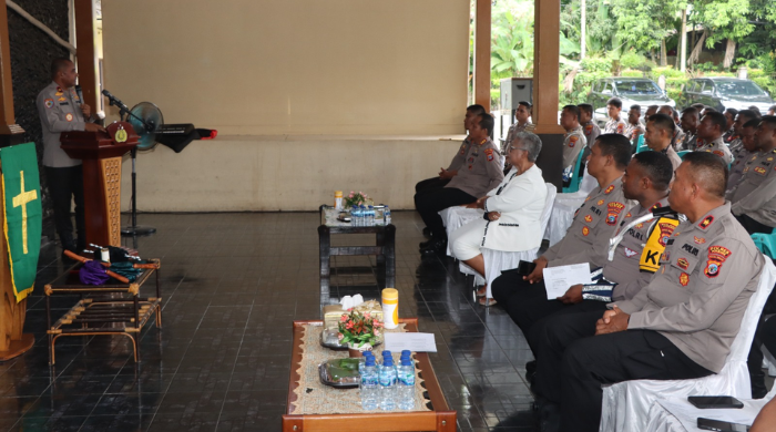 Polda Papua Tengah dan Polres Nabire Gelar Binrohtal, Bentuk Polisi Berintegritas dan Berjiwa Spritual