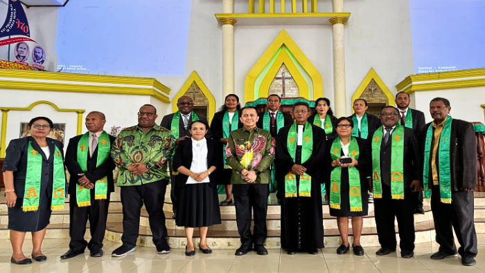 Perkuat Toleransi dan Perdamaian Papua, Pj Gubernur Agus Fatoni Berkunjung ke Masjid dan Gereja