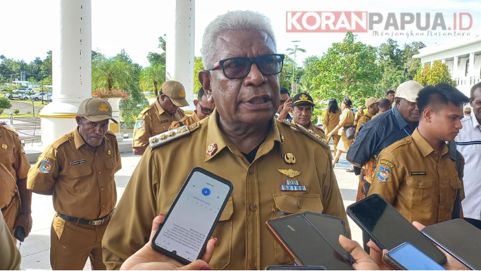 Dikritik Soal 100 Hari Kerja, Bupati Johannes Rettob: Kami Sedang Mengurai Benang Kusut Pemerintahan