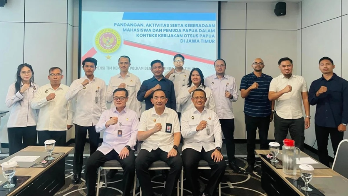 Kemenko Polkam Dorong Evaluasi Menyeluruh Dana Otsus untuk Mahasiswa Papua di Jawa Timur