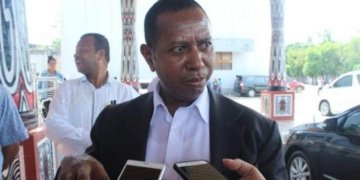 Gubernur Apolo: Dana Otsus Diibaratkan Ular Dilepas Kepala Namun Ekornya Dipegang