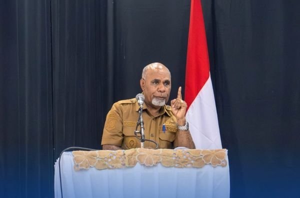 Pemprov Papua Tengah Salurkan BBM ke Tiga Kabupaten Menggunakan Pesawat