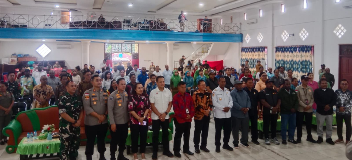 Gubernur Apolo Tinjau Kesiapan PSU Boven Digoel, Kopasgat Tingkatkan Pengamanan Bandara