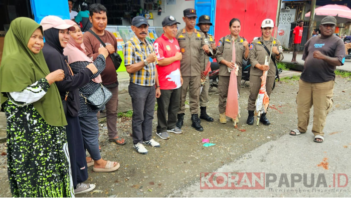 Warga Mimika Diinstruksikan Pasang Bendera Merah Putih, Tidak Patuh Izin Usaha Dicabut