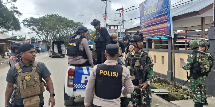 Pastikan Kamtibmas Moenamani Kondusif, Satgas Kopasgat Supadio dan Personel Gabungan Laksanakan Patroli