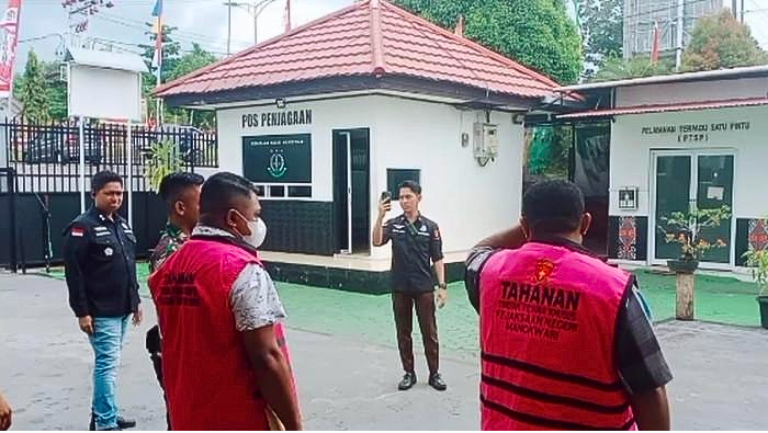 Diduga Korupsi Rp900 Juta Lebih, Dua Analis Kredit Bank Papua Ditahan Kejaksaan