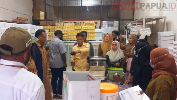 Roti Berjamur Dijual di Toko Mrs Timika, DPRK Soroti Lemahnya Pengawasan Disperindag