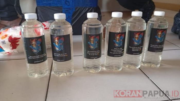 Satgas Korpasgat Gagalkan Pengiriman Enam Botol Moke di Bandara Timika, Rencananya Dikirim ke Ilaga
