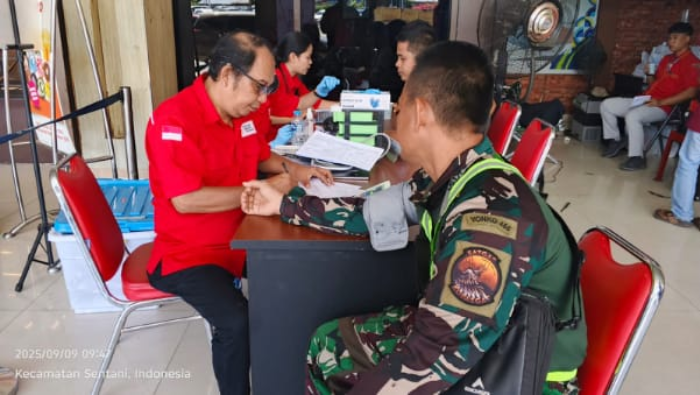 Peduli Papua, Satgas Korpasgat Pamtas RI–PNG Donor Darah di Bandara Sentani