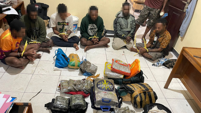Polisi Berhasil Gagalkan Penyelundupan Puluhan Bal Ganja Kering Asal PNG Tujuan Jayapura