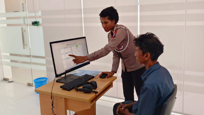 Polres Mimika Hadirkan Pelayanan Prima Lewat Program “Polantas Menyapa”