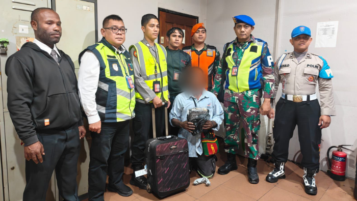 Satgas Korpasgat Bersama Petugas Bandara Sentani Gagalkan Penyelundupan 457 Gram Ganja Tujuan Timika