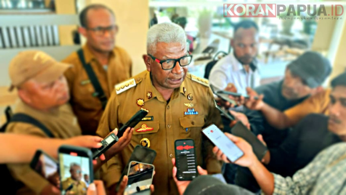Bupati Mimika Johannes Rettob Jelaskan Alasan Penundaan Pengukuhan 133 Kepala Kampung