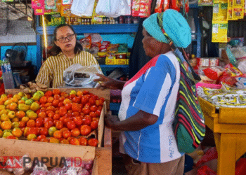 Minyak Goreng Subsidi Langka, Pedagang Kecil di Timika Kena Imbas