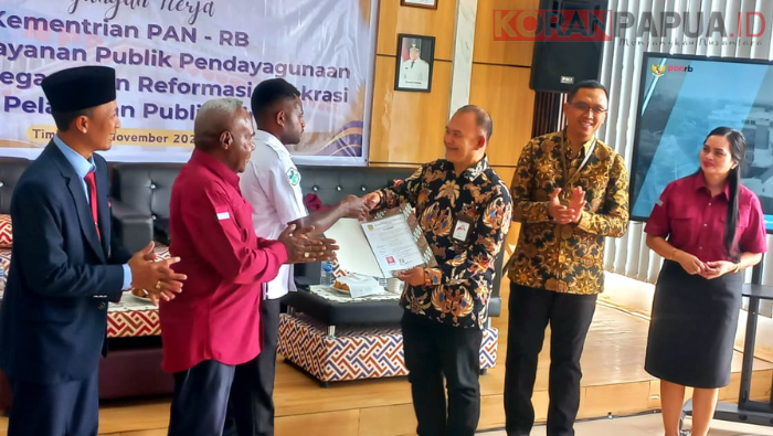 Langkah Pertama dari Hoya, Agustinus Mote Raih SIP Digital Pertama di Mimika