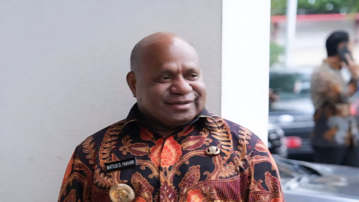 Gubernur Mathius Ingatkan Tidak Boleh Ada Permainan Harga Bahan Pokok Jelang Nataru