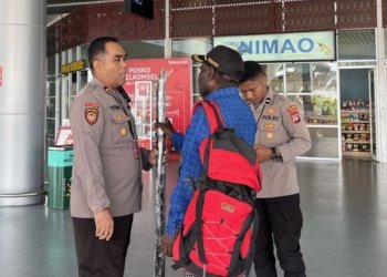 Antisipasi Pasca Rangkaian Pembunuhan, Polisi Amankan 20 Anak Panah di Bandara Mozes Kilangin Timika
