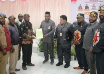 Sengketa Batas Wilayah Mimika-Deiyai, Warga Kapiraya Serahkan Aspirasi ke DPRP Papua Tengah