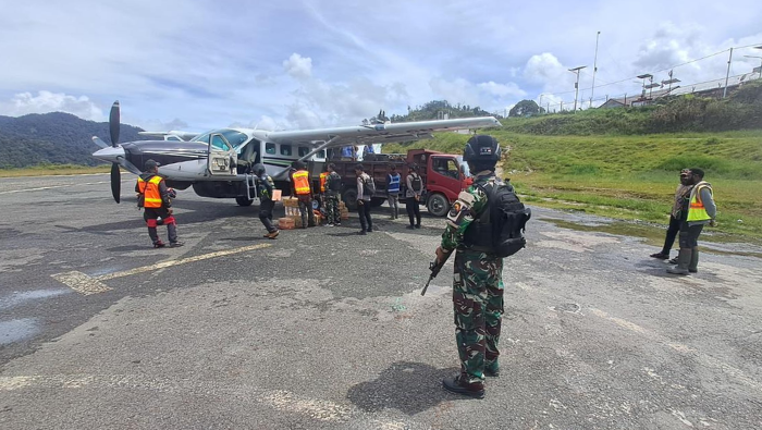 Satgas Korpasgat TNI AU Pastikan Akses Udara Jelang Natal di Distrik Sugapa Berlangsung Aman dan Lancar