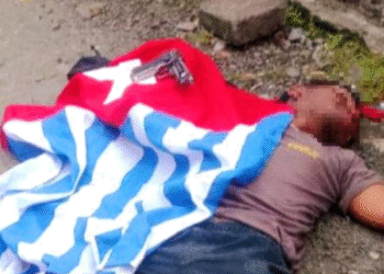 Bawa Bendera Bintang Kejora, Seorang Pria Tergeletak Diamankan Aparat di Mimika