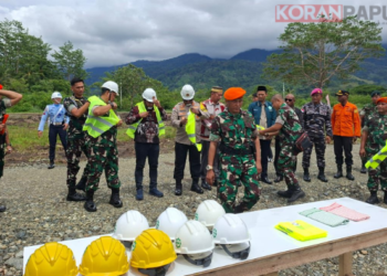 Dandiv Parako Pasgat Pimpin Peletakan Batu Pertama Pembangunan Yon Parako 481 di Mako Lanud Silas Papare
