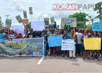 Hidup di Bawah Bayangan Senjata, Ratusan Warga Jila Mengadu ke DPRK Mimika, Ingin Rayakan Natal dengan Damai