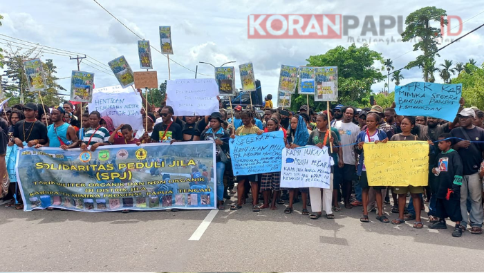 Hidup di Bawah Bayangan Senjata, Ratusan Warga Jila Mengadu ke DPRK Mimika, Ingin  Rayakan Natal dengan Damai