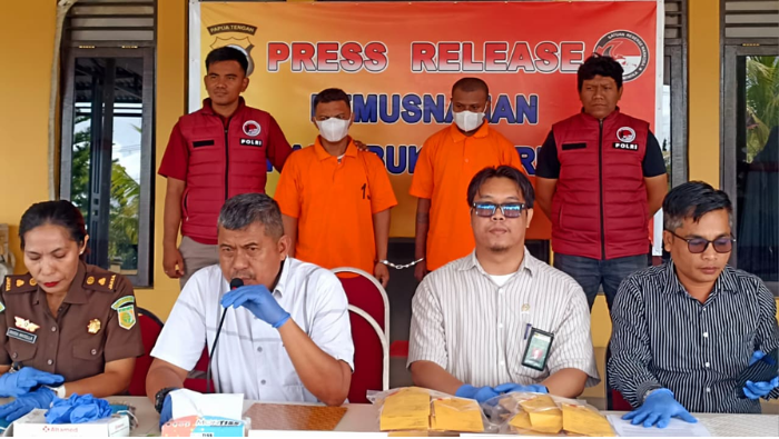 Polisi Tangkap Dua Pengedar Narkoba di Timika, Sita 55,53 Gram Sabu dan Ganja