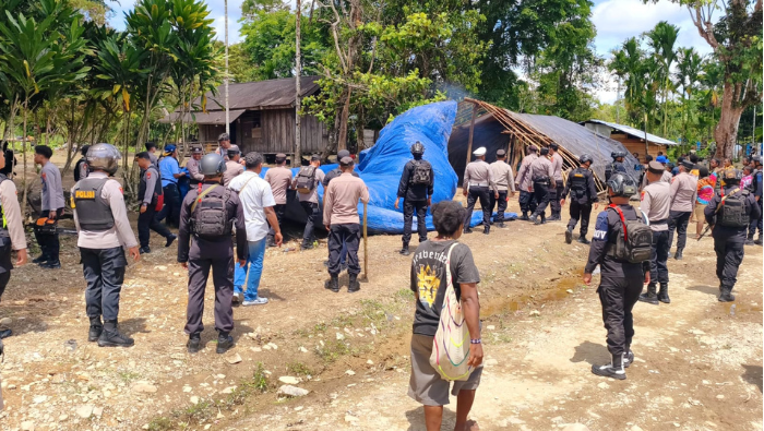 Bongkar Tenda di Lokasi Konflik, 180 Personel Gabungan Dikerahkan ke Kwamki Narama