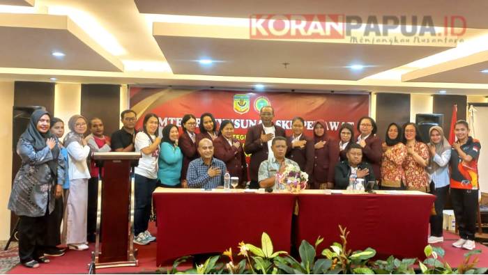 Gallery Foto Dinkes Mimika dan PPNI Gelar Bimtek SKP Perawat