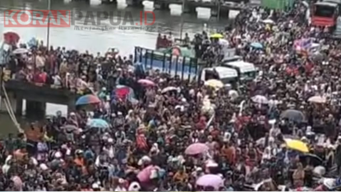 Puncak Mudik Natal 2025, Pelabuhan Pomako Timika Penuh Sesak