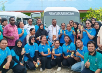 Gunakan Dana Otsus, Pemprov PBD Bantu Empat Unit Minibus untuk Tiga Sekolah Luar Biasa